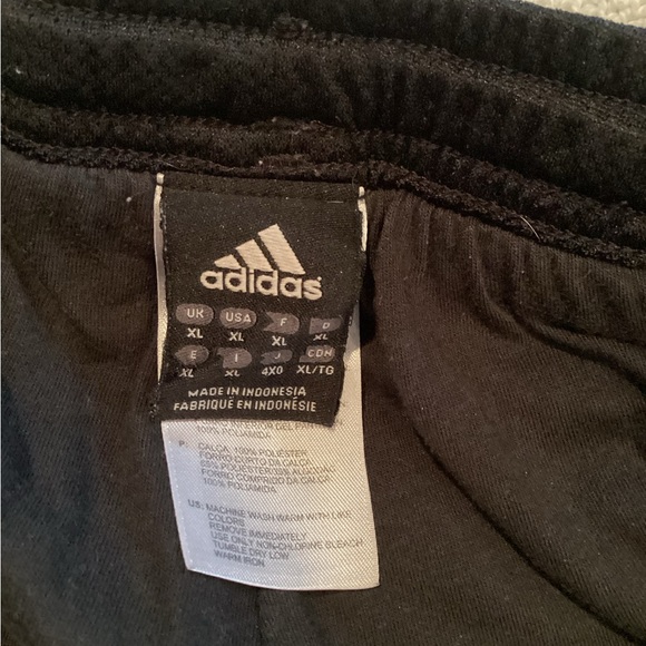 Adidas men’s XL black three stripe zip up sweatpants. - Picture 4 of 5